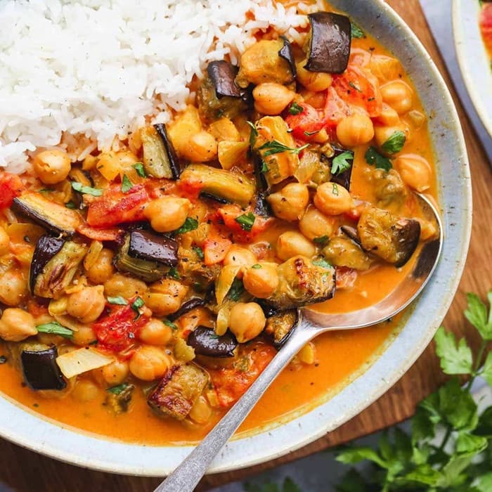 Grilled aubergines with spicy chickpeas & walnut sauce